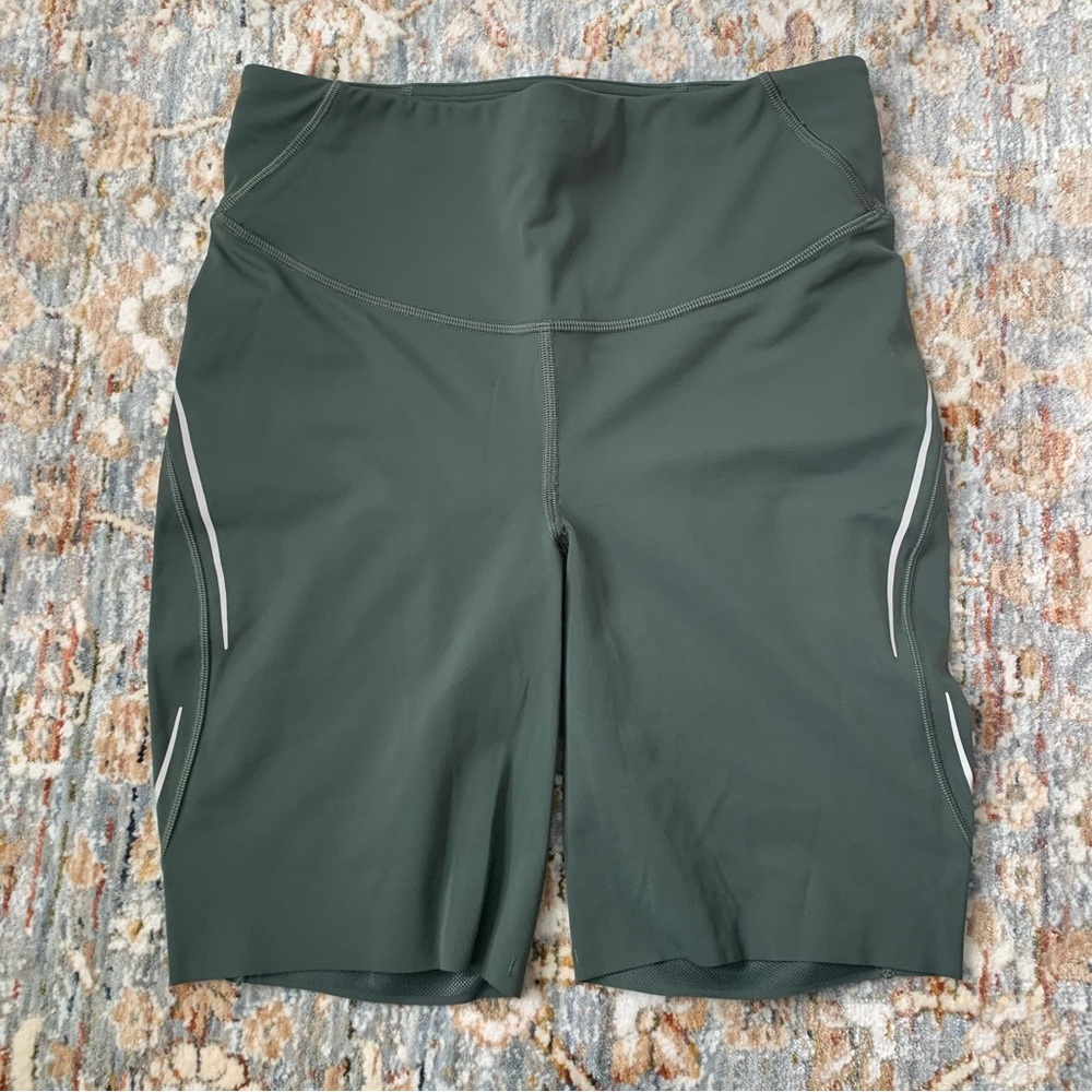Lululemon Base Pace High-Rise Reflective Short 8"